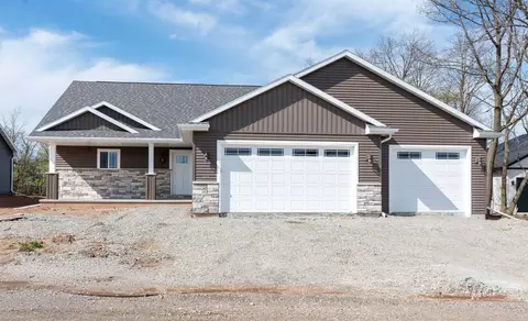 1617 Founders St, Neenah, WI 54956