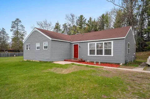 906 Mira Ave, Crivitz, WI 54114