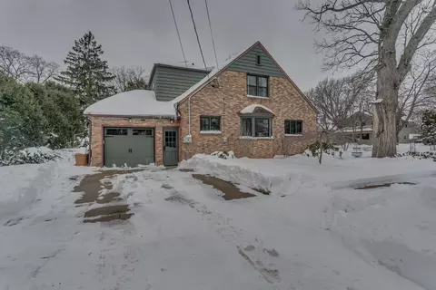 Exterior - 803 W Prospect Ave, Appleton, WI 54914 photo 3 of 6