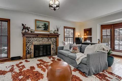 Living - 803 W Prospect Ave, Appleton, WI 54914 photo 4 of 5