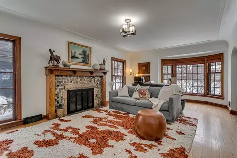 Living - 803 W Prospect Ave, Appleton, WI 54914 photo 3 of 5