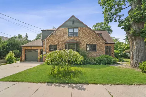 Exterior - 803 W Prospect Ave, Appleton, WI 54914 photo 6 of 6