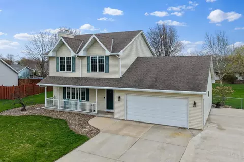 623 Summer Winds Dr, Green Bay, WI 54311