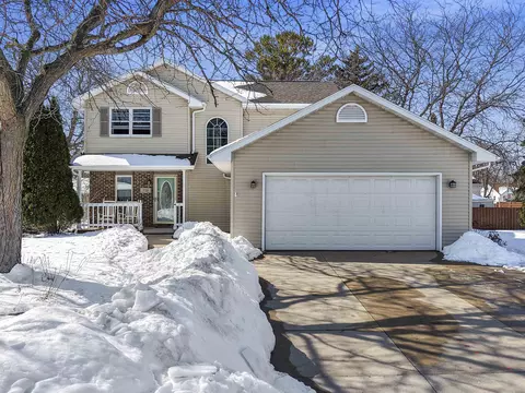 716 Elizabeth Ct, Menasha, WI 54952