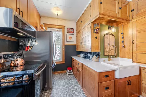 Kitchen - 526 N Ida St, Appleton, WI 54911 photo 3 of 5