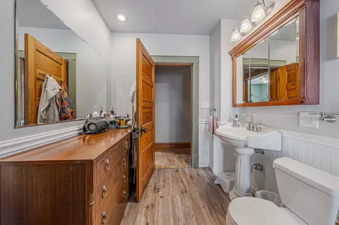 Bath - 526 N Ida St, Appleton, WI 54911 photo 3 of 3