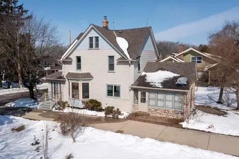 w156n11580 Pilgrim Rd, Germantown, WI 53022