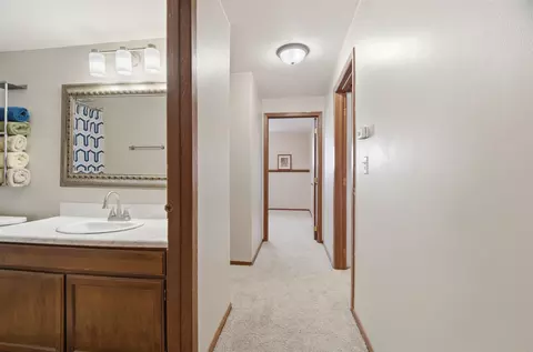 Entry Way - 29 Hillock Ct, Appleton, WI 54914 photo 5 of 5