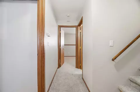 Entry Way - 29 Hillock Ct, Appleton, WI 54914 photo 4 of 5
