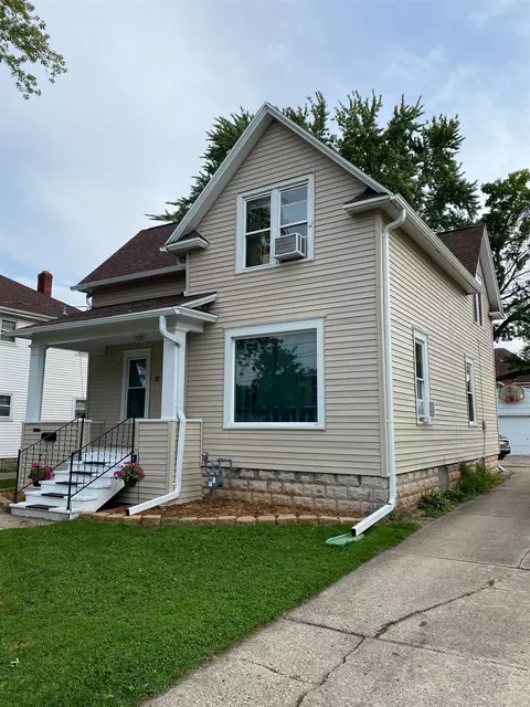 Exterior - 823 W Oklahoma St, Appleton, WI 54914 photo 6 of 6