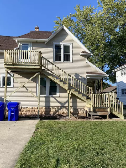Exterior - 823 W Oklahoma St, Appleton, WI 54914 photo 3 of 6