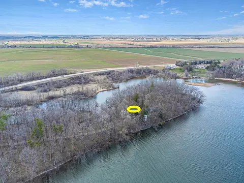 3979 Lost Dauphin Rd, Wrightstown, WI 54115 photo 9