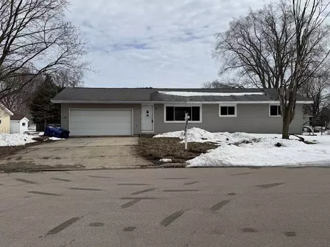 209 N 7th Ave, Winneconne, WI 54986