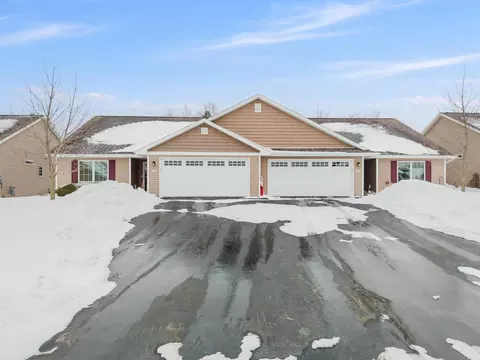 4367 Autumn Hills Dr, Oshkosh, WI 54904