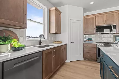Kitchen - 2380 Scheuring Rd, De Pere, WI 54115 photo 6 of 7