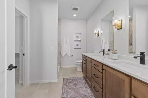 Bath - 2380 Scheuring Rd, De Pere, WI 54115 photo 3 of 10