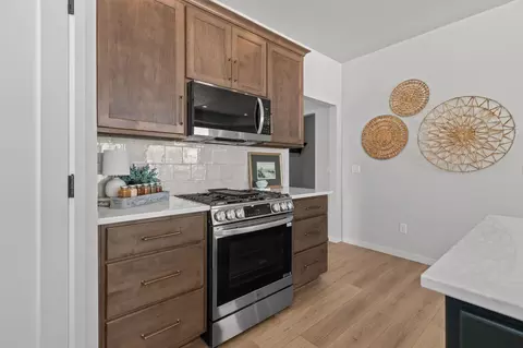 Kitchen - 2380 Scheuring Rd, De Pere, WI 54115 photo 4 of 7