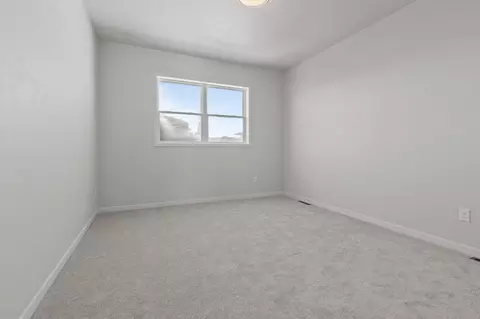 Bedroom - 2380 Scheuring Rd, De Pere, WI 54115 photo 8 of 9