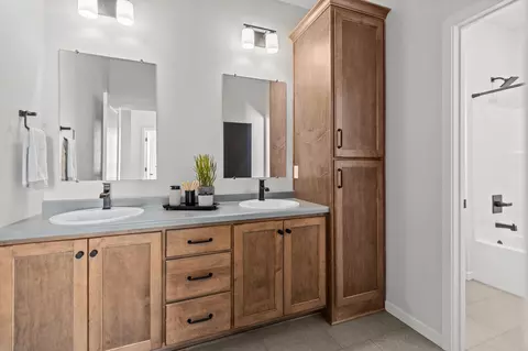 Bath - 2380 Scheuring Rd, De Pere, WI 54115 photo 6 of 10
