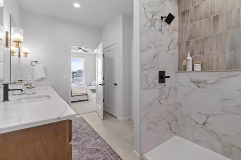 Bath - 2380 Scheuring Rd, De Pere, WI 54115 photo 2 of 10