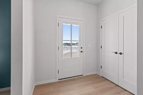 Entry Way - 2380 Scheuring Rd, De Pere, WI 54115 photo 5 of 8