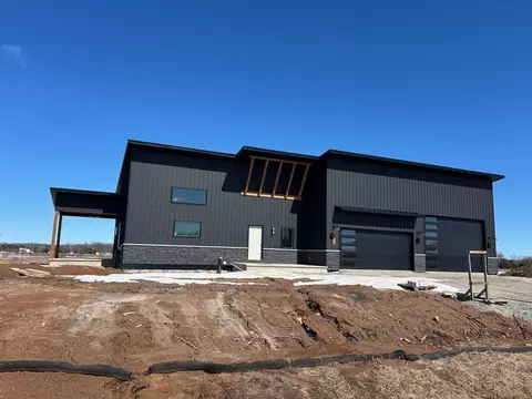 1810 Lost Trl, Suamico, WI 54173