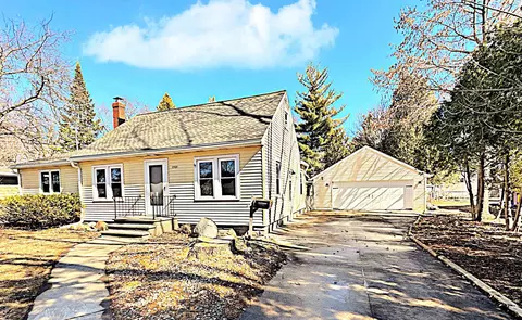 1702 S Perkins St, Appleton, WI 54914