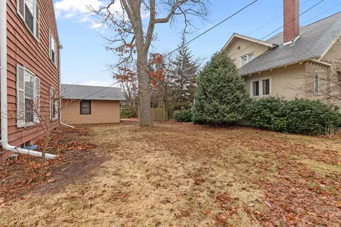 Exterior - 1 Brokaw Pl, Appleton, WI 54911 photo 5 of 8