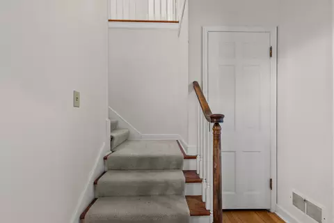 Entry Way - 1 Brokaw Pl, Appleton, WI 54911 photo 4 of 6