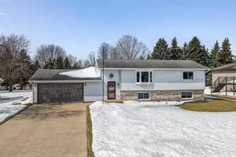 620 Sunrise Dr, Ripon, WI 54971