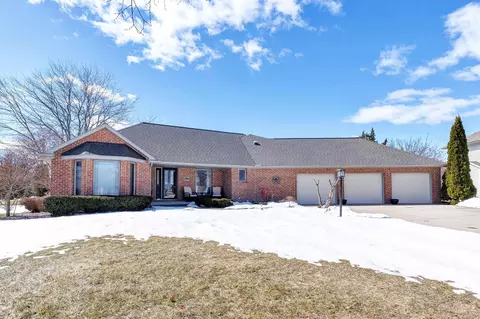 1642 Diamond Dr, Green Bay, WI 54311