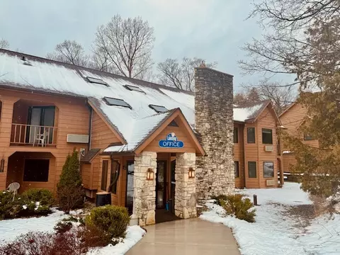 7741 State Hwy 42 #101, Egg Harbor, WI 54209