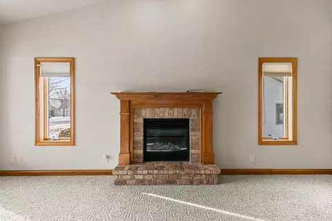 Living - 4801 N Fallview Ln, Appleton, WI 54913 photo 4 of 5