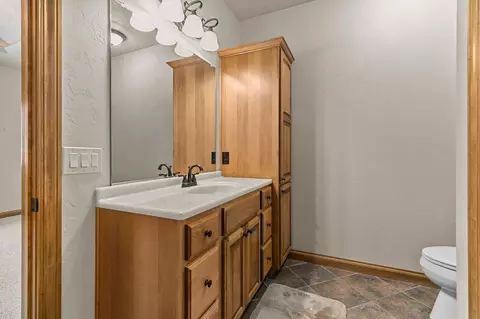 Bath - 4801 N Fallview Ln, Appleton, WI 54913 photo 4 of 5