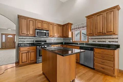 Kitchen - 4801 N Fallview Ln, Appleton, WI 54913 photo 4 of 5