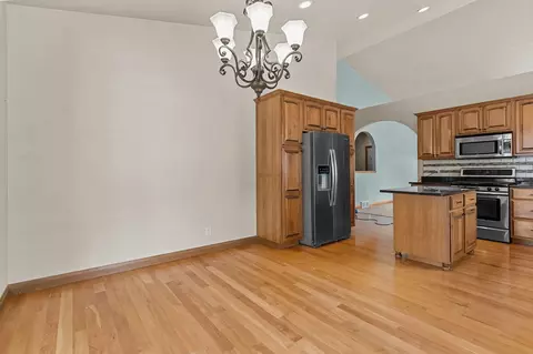 Dining - 4801 N Fallview Ln, Appleton, WI 54913 photo 2 of 2