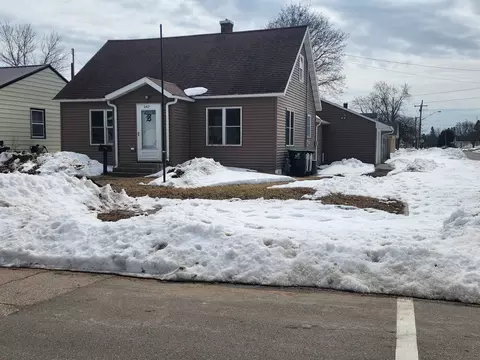 2421 15th Ave, Menominee, MI 49858