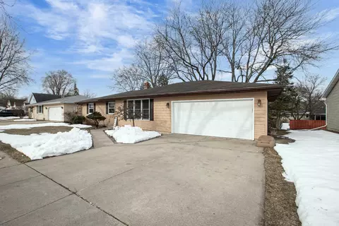 715 Sheridan St, Kaukauna, WI 54130