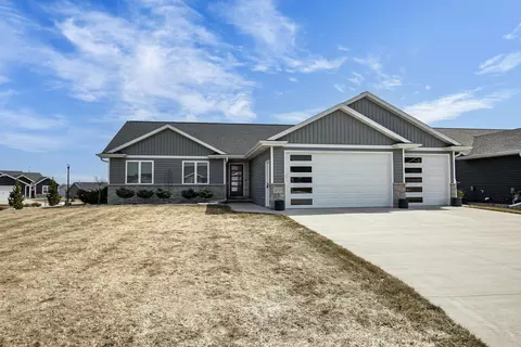2701 W Fallen Oak Dr, Appleton, WI 54913