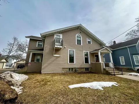 556 Jefferson St, Oshkosh, WI 54901