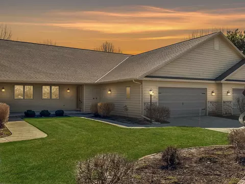 425 Brookview Dr, Luxemburg, WI 54217