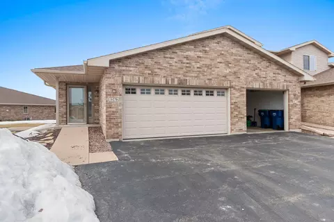 1267 Pond View Cir #42, De Pere, WI 54115