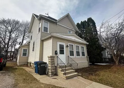 557 Mt Vernon St, Oshkosh, WI 54901