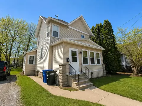 557 Mt Vernon St, Oshkosh, WI 54901
