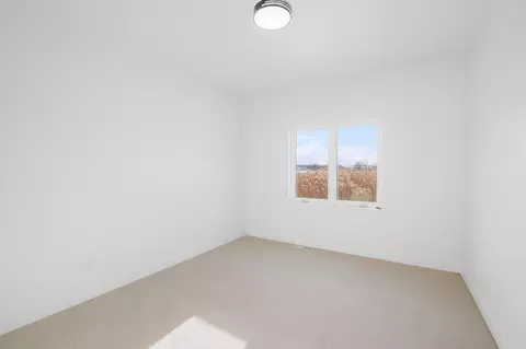 Bedroom - 308 Kerrigan Dr, Wrightstown, WI 54180 photo 4 of 7
