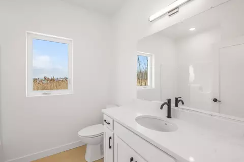 Bath - 308 Kerrigan Dr, Wrightstown, WI 54180 photo 4 of 5