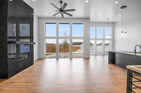 Living - 308 Kerrigan Dr, Wrightstown, WI 54180 photo 2 of 5