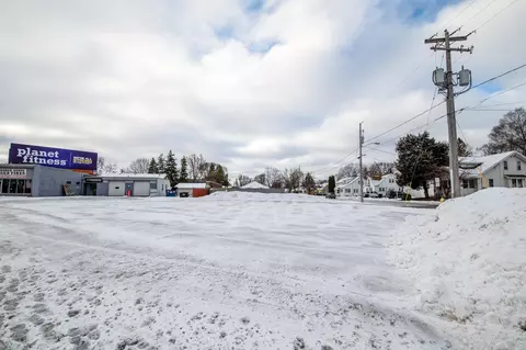 1662 Main St, Green Bay, WI 54302