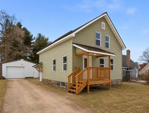 115 W 4th St, Manawa, WI 54949