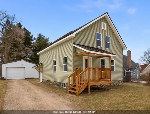 115 W 4th St, Manawa, WI 54949